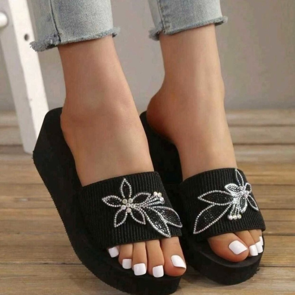 Slides new size 8.